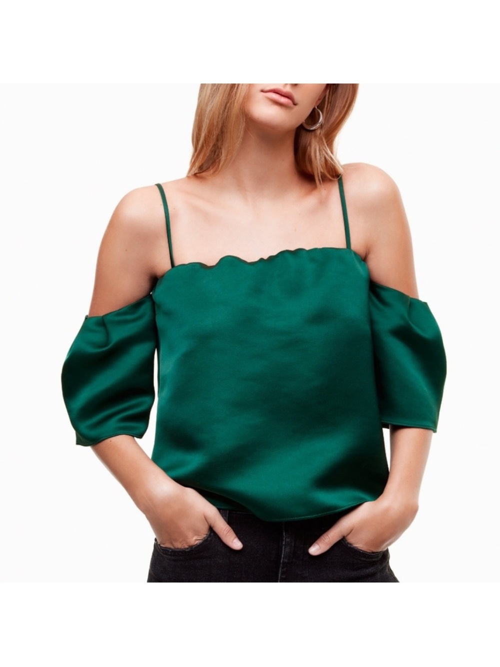 Talula Aritzia Off The Shoulder
Blouse Satin Emerald Green Women's Medium Topā